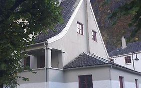 Fjordshelter- Cozy Townhouse
